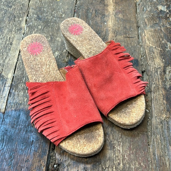 UGG DANES ESPADRILLES WEDGE SANDALS -TANGO RED FRINGE SUEDE Size 8 - Picture 1 of 5